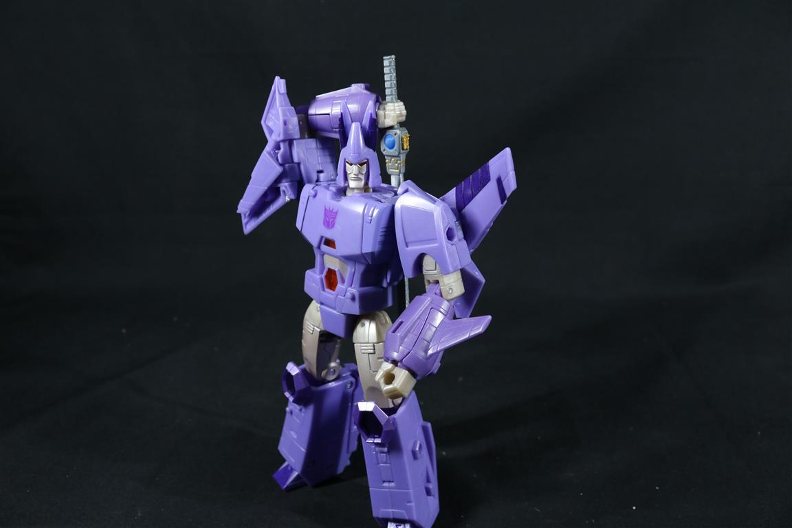 Swords, Holder and Stand for Transformers WFC Kingdom Cyclonus