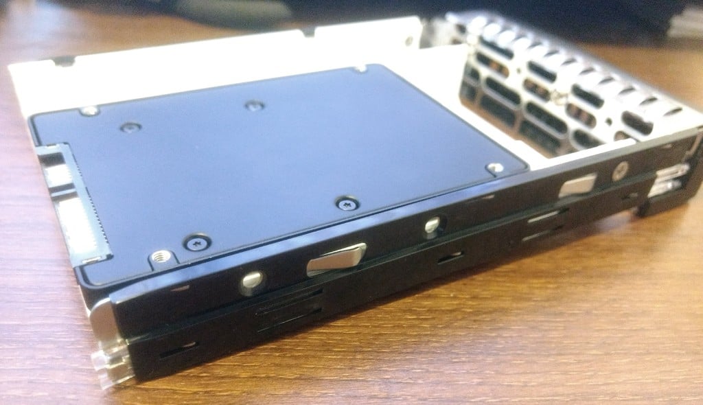 Supermicro server hot swap 3.5" to 2.5" HDD_SSD adapter, MCP-220-00043-0N