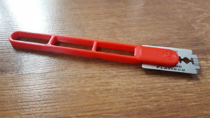 Double Edged Razor Handle For Scoring Bread | 3d print model