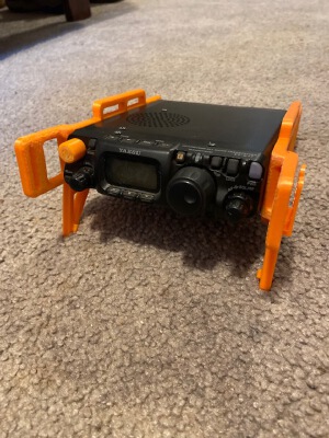 FT-817 Rails with Z817 rails and mic clip | 3d print model