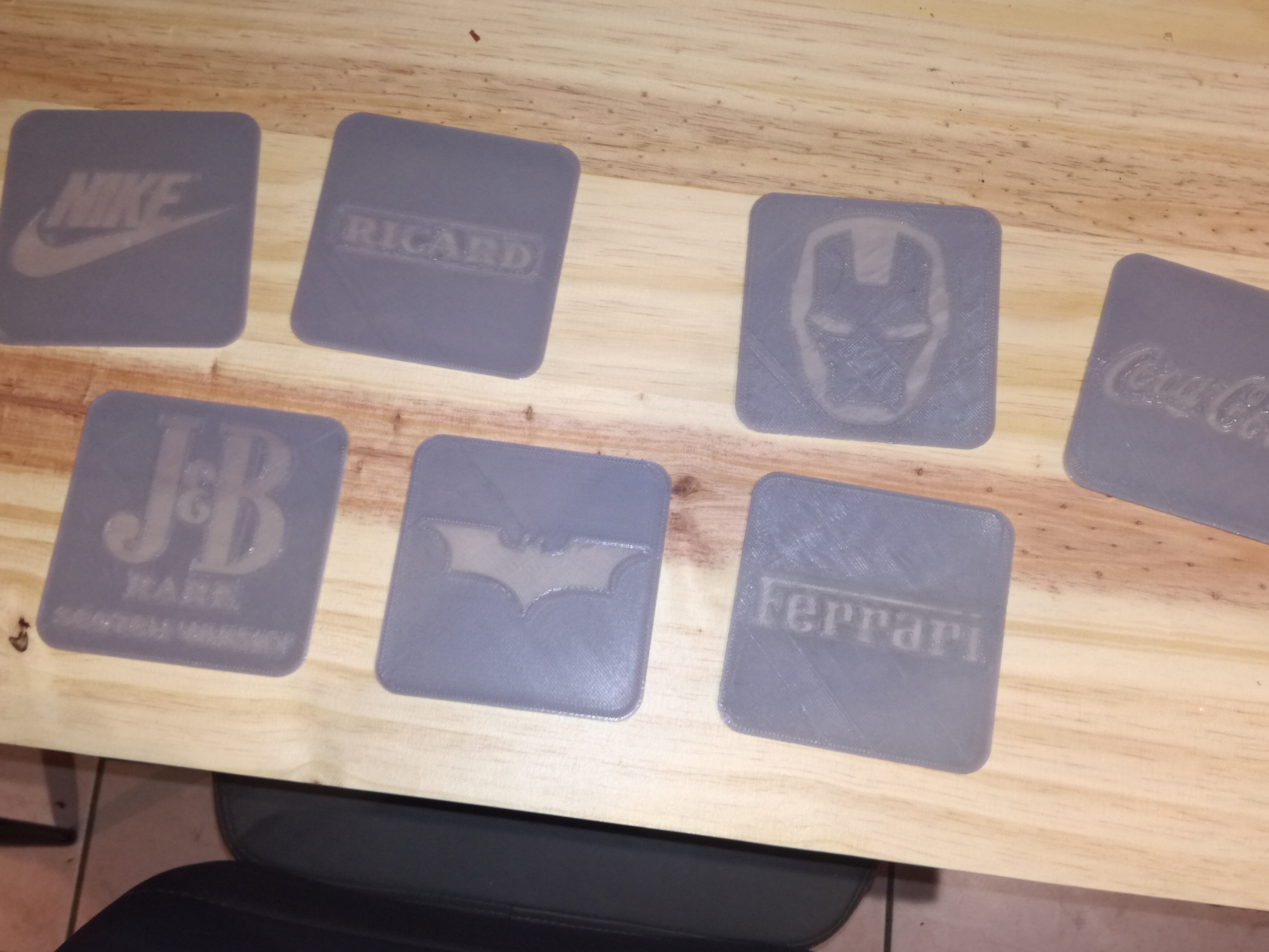 SET DE SOUS VERRE (COASTER SET)