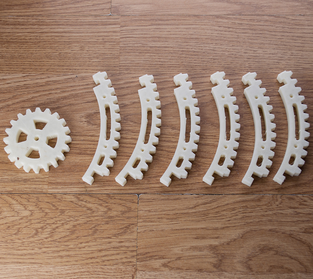 Gears for turntable