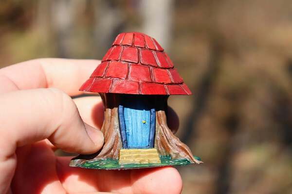 Tree stump house with smaller base | 3d print model