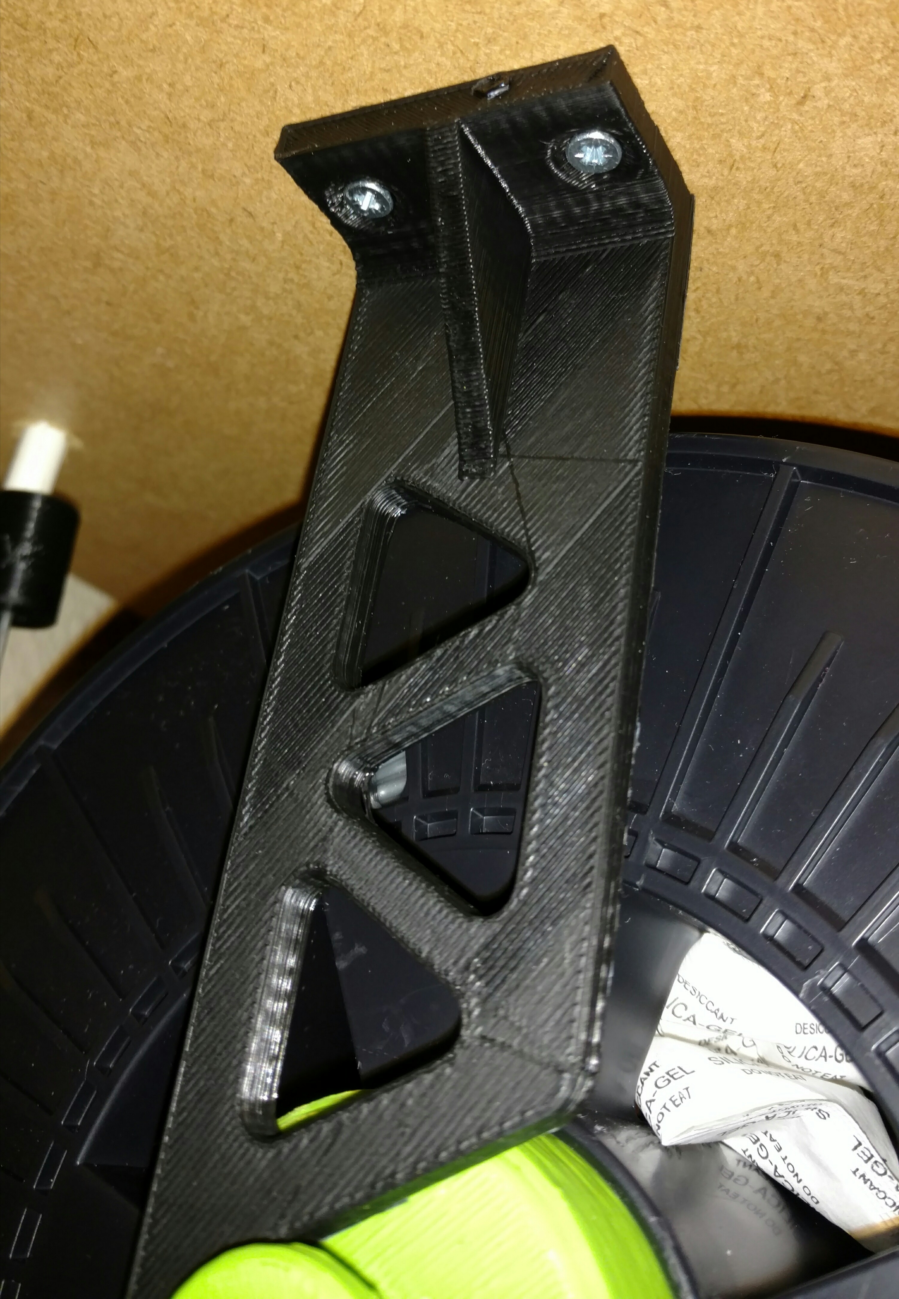 Filament spool holder