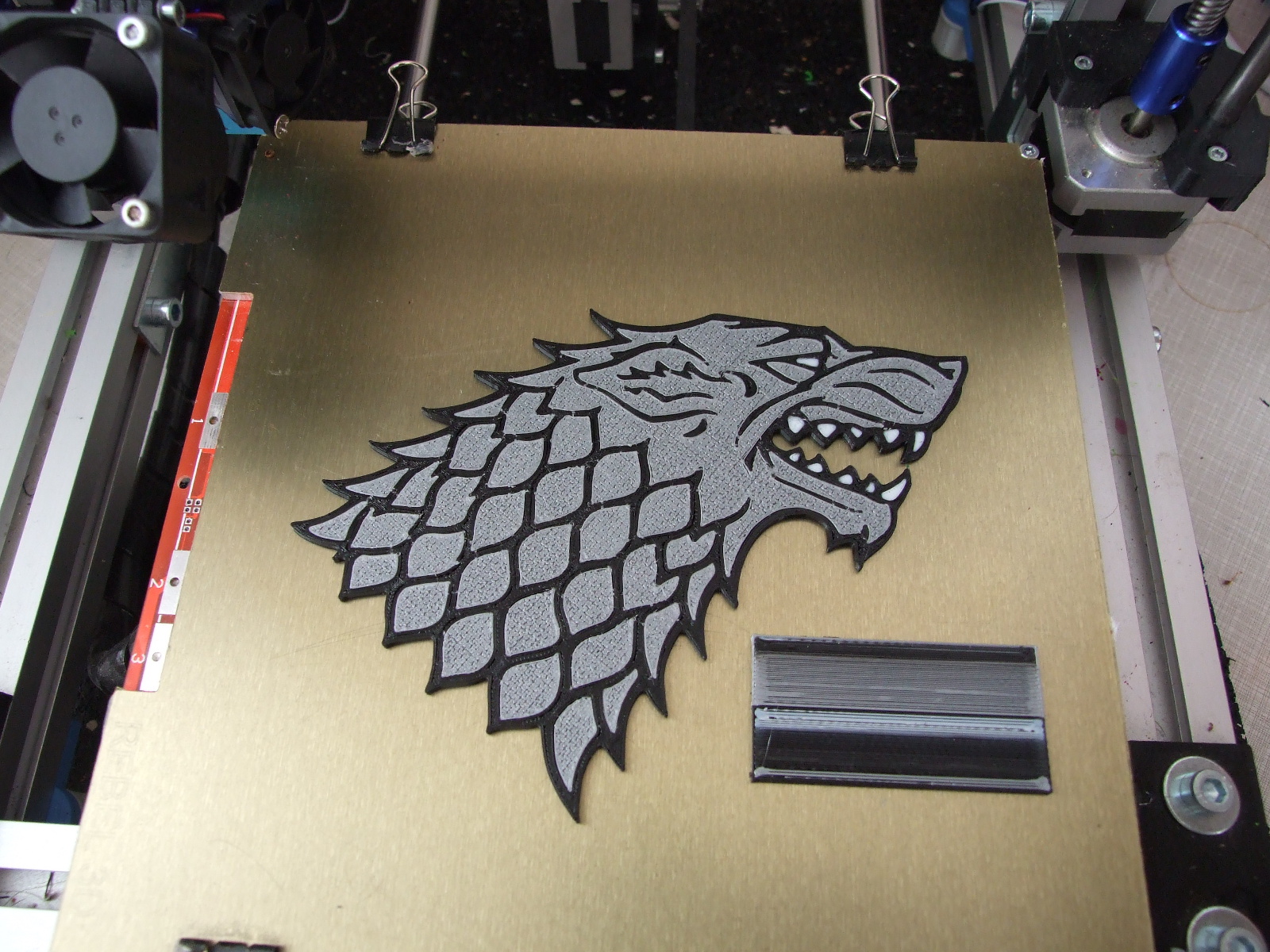 GoT - House Stark direwolf (multi-color)