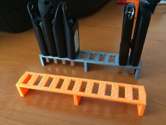 Easy-Print Flashdrive Rack | 3d print model