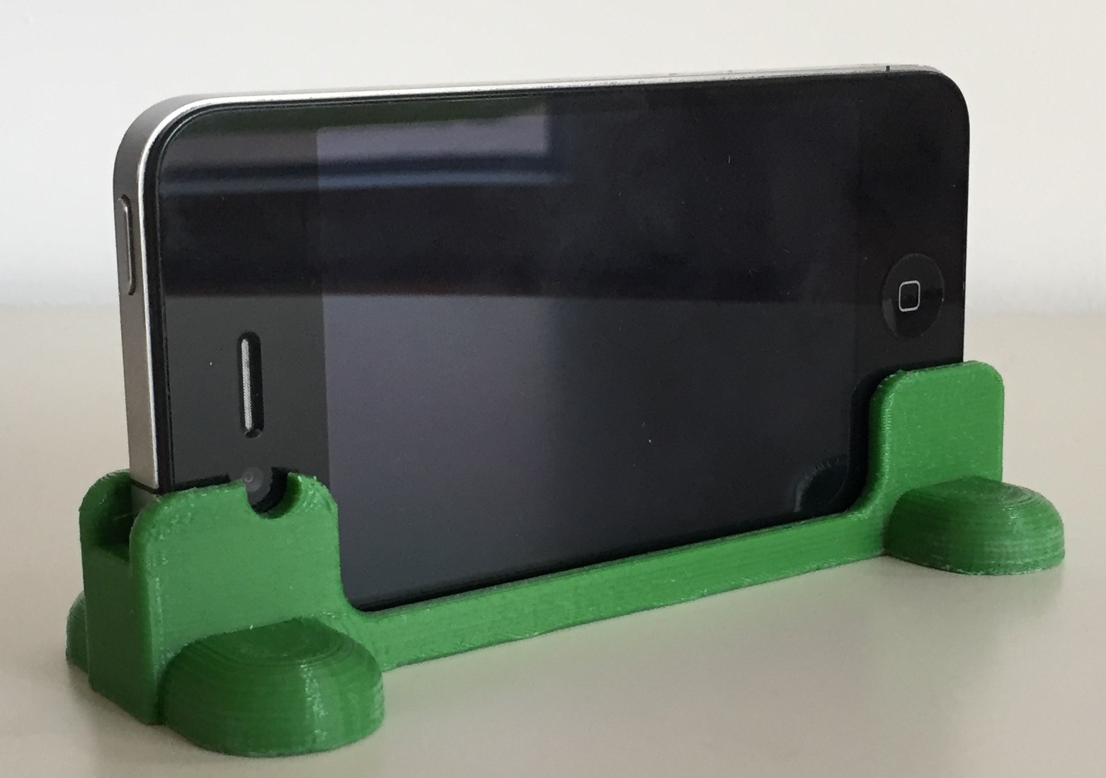 iPhone 4 Horizontal Stand