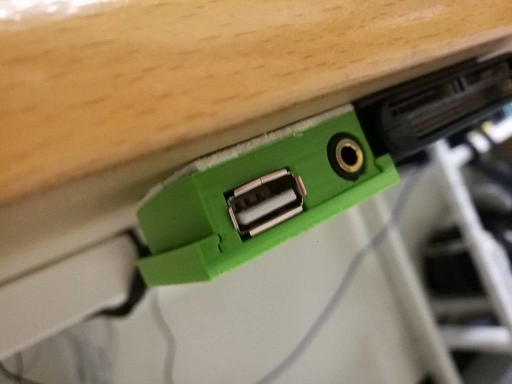 USB_AUX extender hub