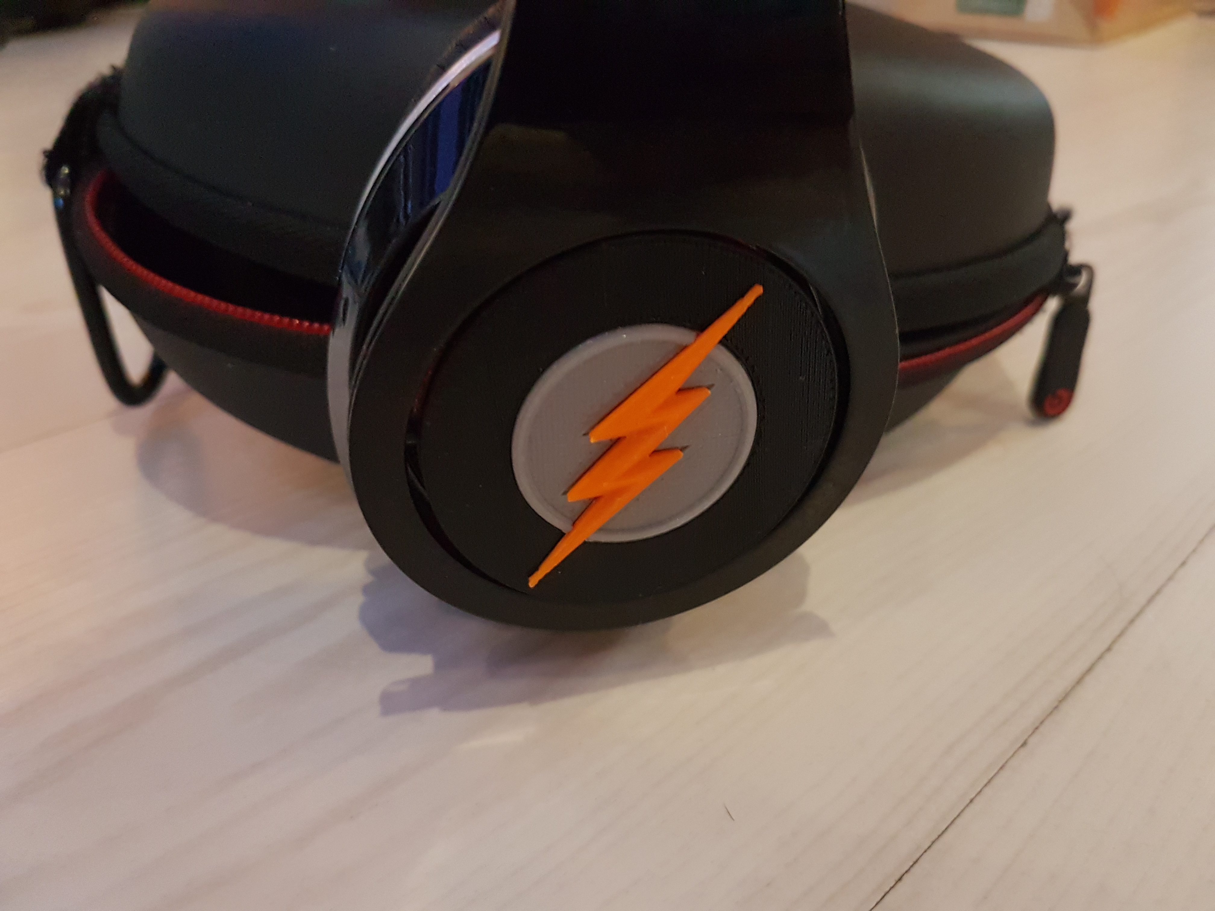 "Flash" Beats Battery Cover