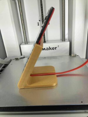 Phone stand with charging cord (Oneplus One) | 3d print model