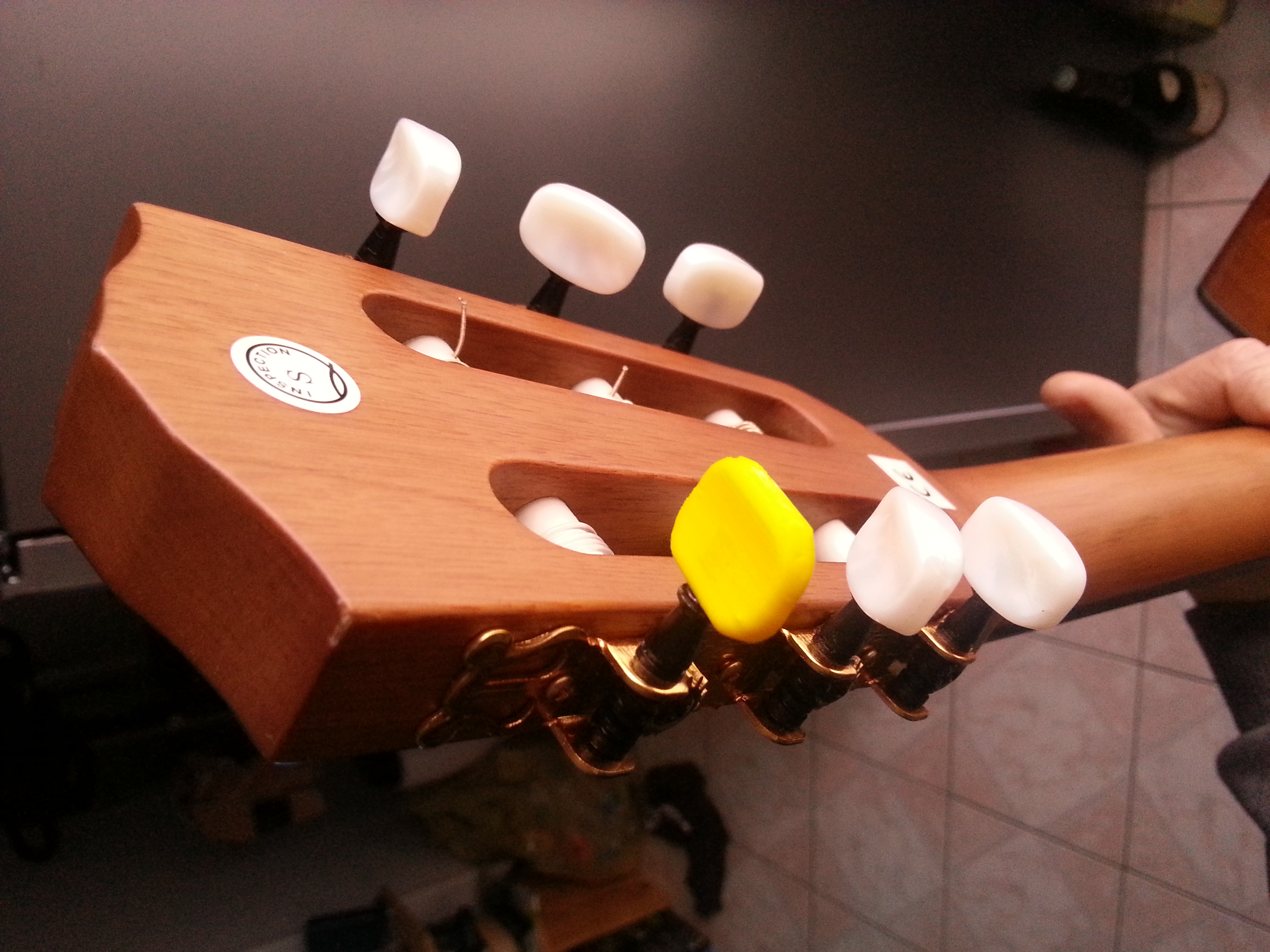 Molette pour mécanique de guitare classique