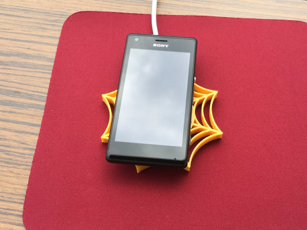 Spiderweb 3D printed Qi charger pad