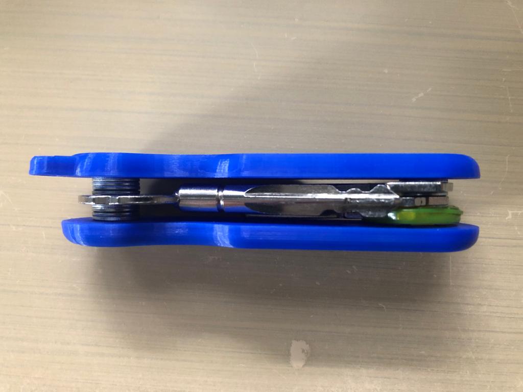Swiss blade keyholder