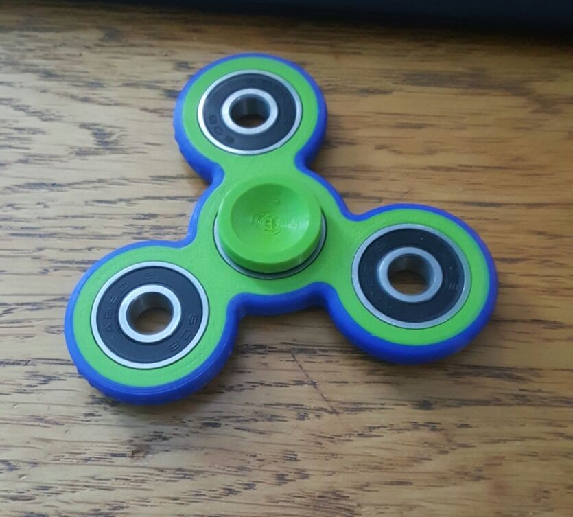 Dual extrusion spinner