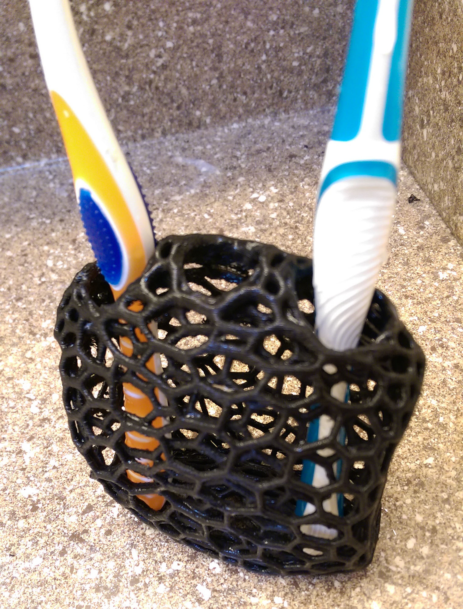 Voronoi toothbrush holder