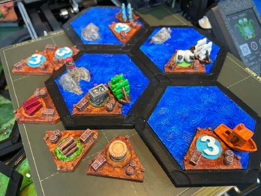 Visible, swappable Harbor Docks over V1 Water for V2 magnetic bases | 3d print model