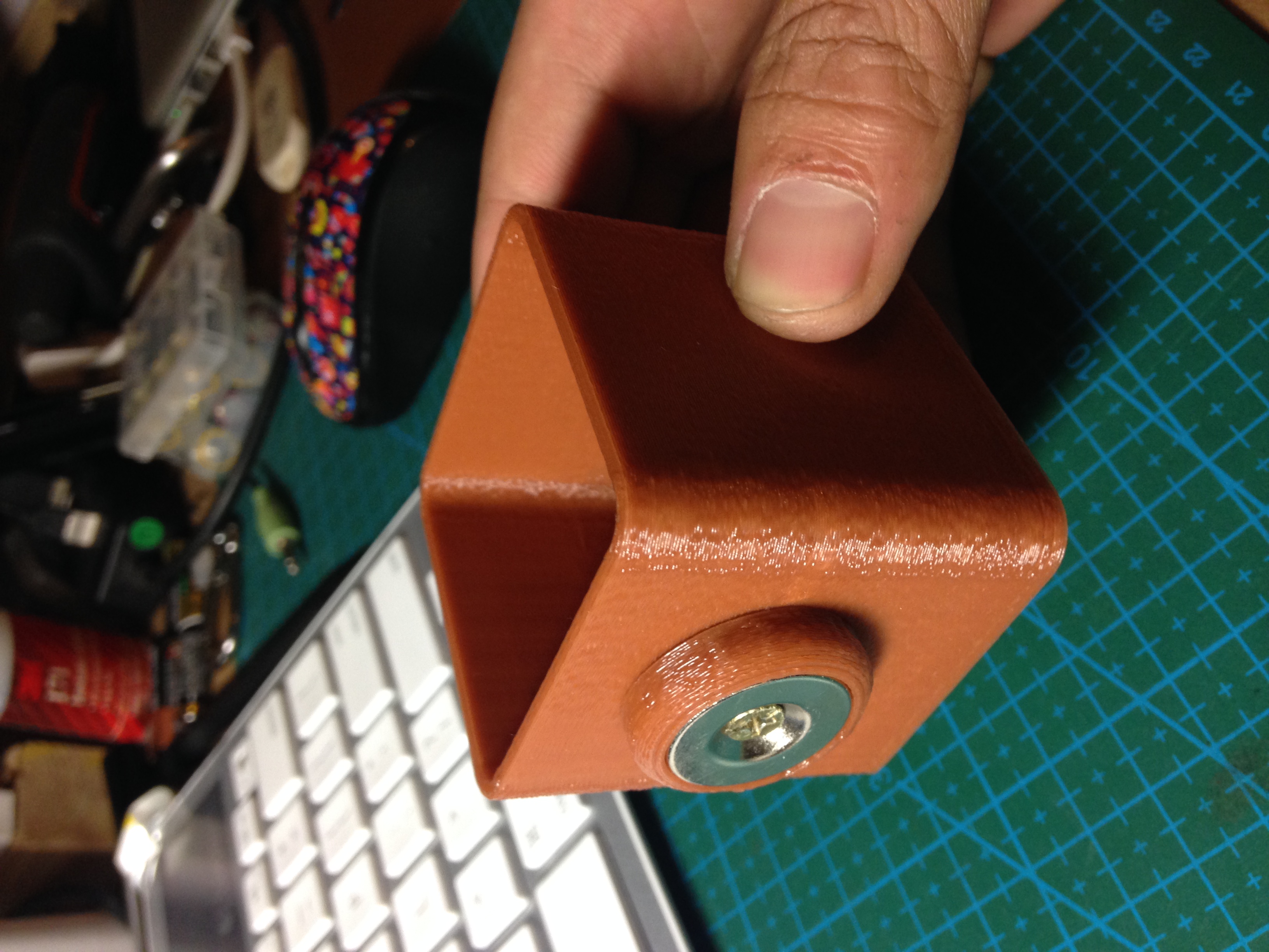 flower pot with magnet