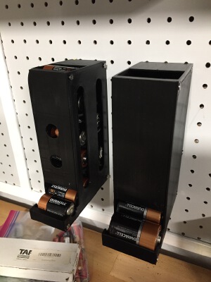 C size battery storage dispenser for pegboard | 3d print model