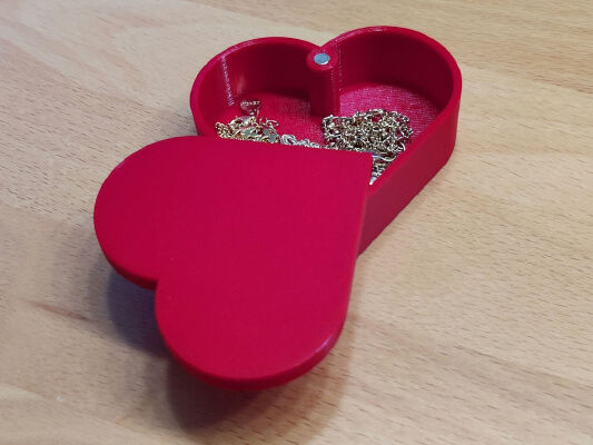 Heart shaped box with magnetic latch | 3d print model