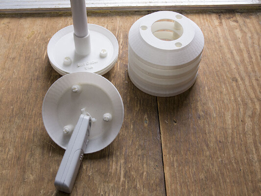 Remix of Bottom plate for Stevenson screen for wireless meteorological sensor | 3d print model
