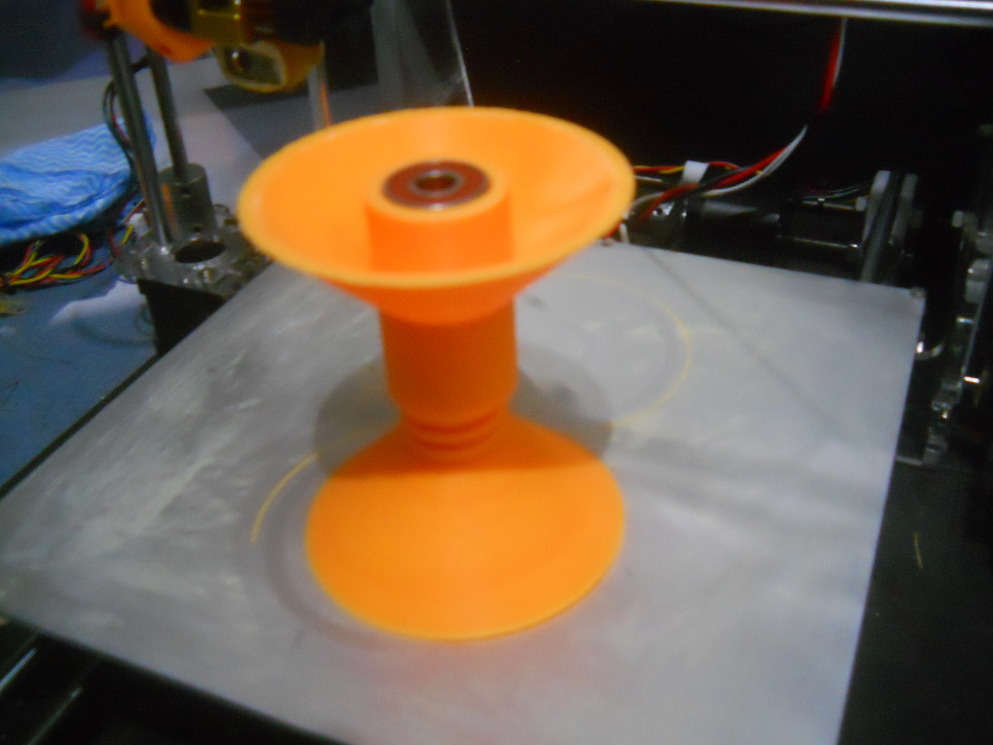 Adjustable threaded filament spool holder
