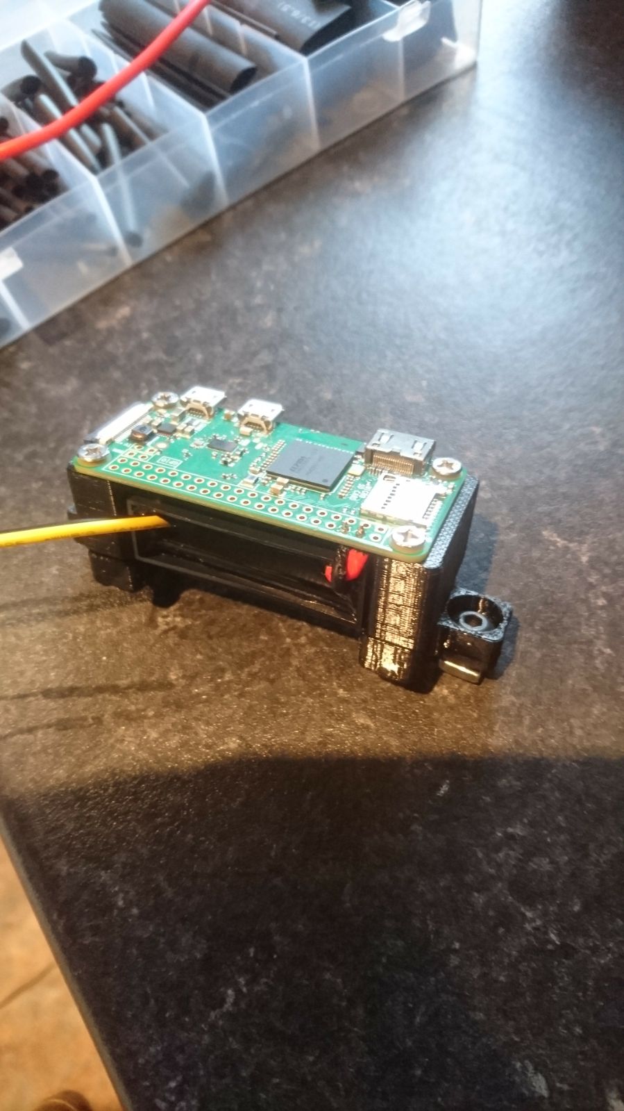 Raspberry Pi Zero W and Camera Mount 2040 2020 AM8