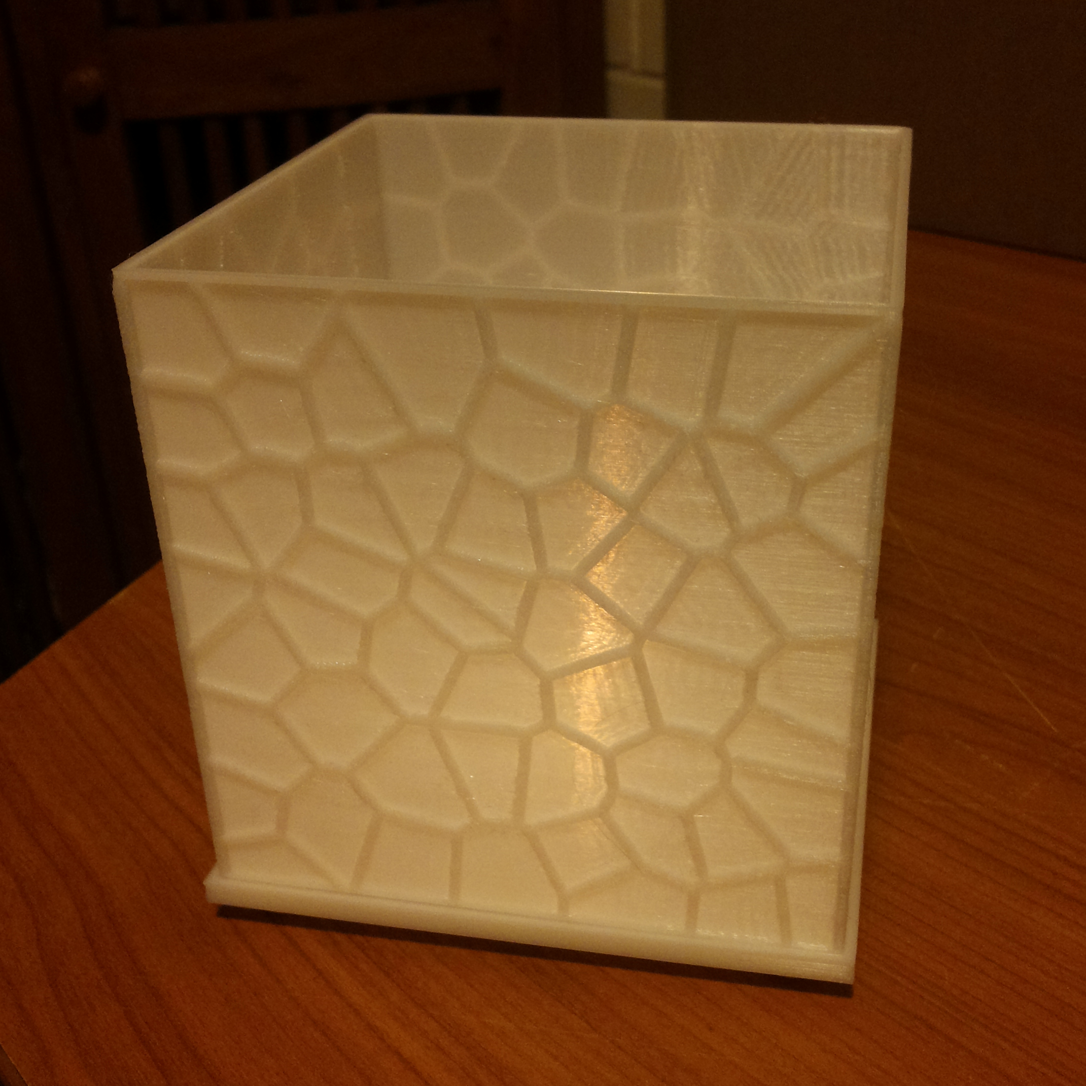 Voronoi Tea Light Shade (OpenSCAD)