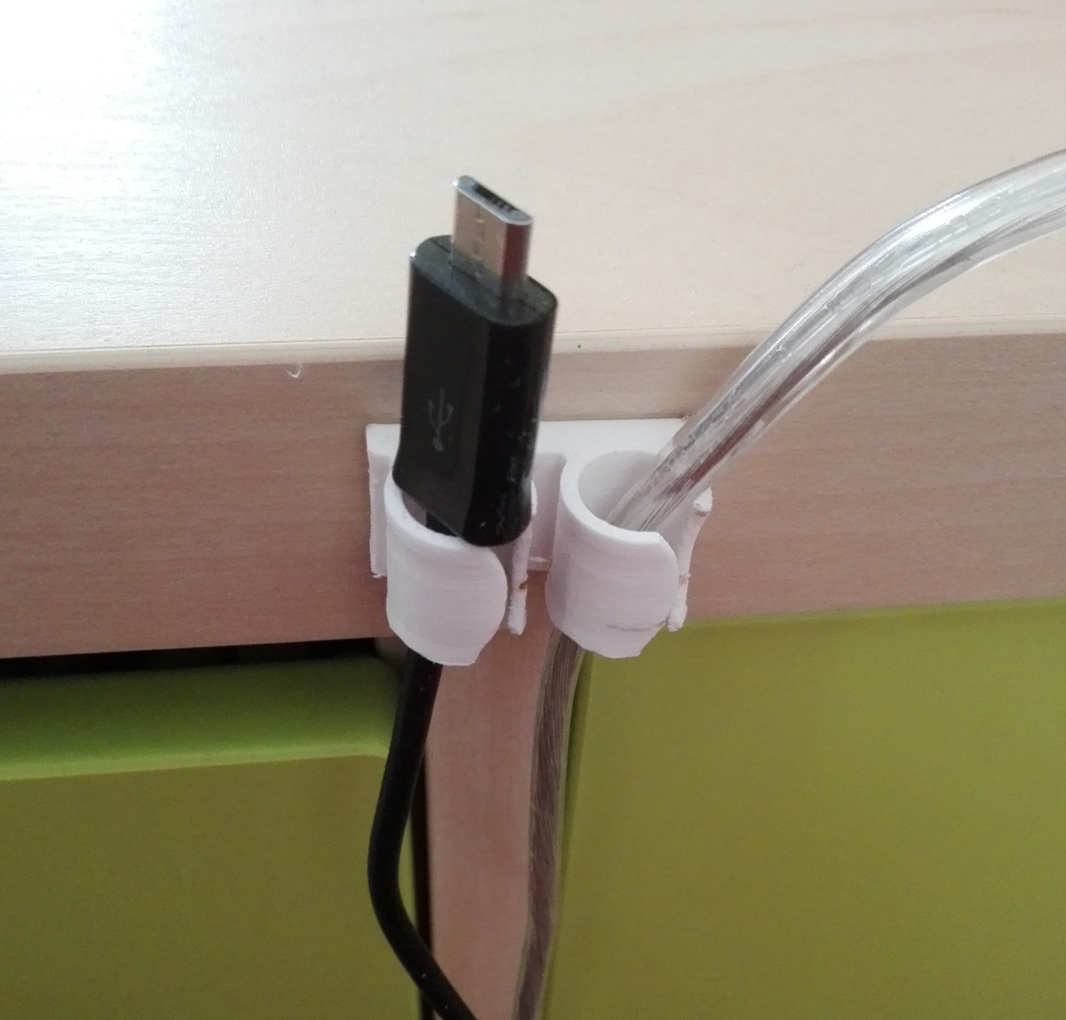 Cable holder that works (3-5 mm cables)