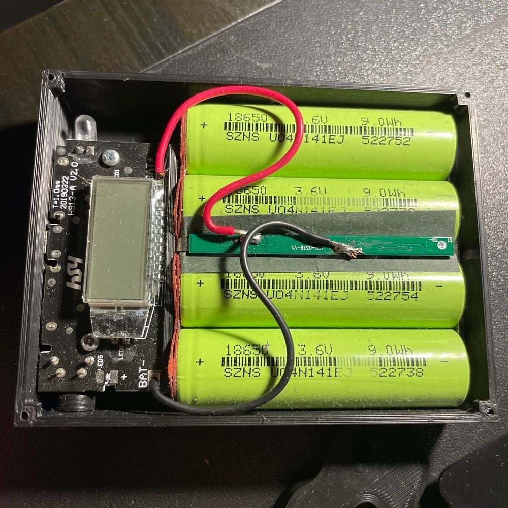 h913-a v2.0 powerbank 4x16850