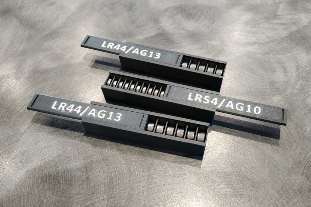button cell battery holder