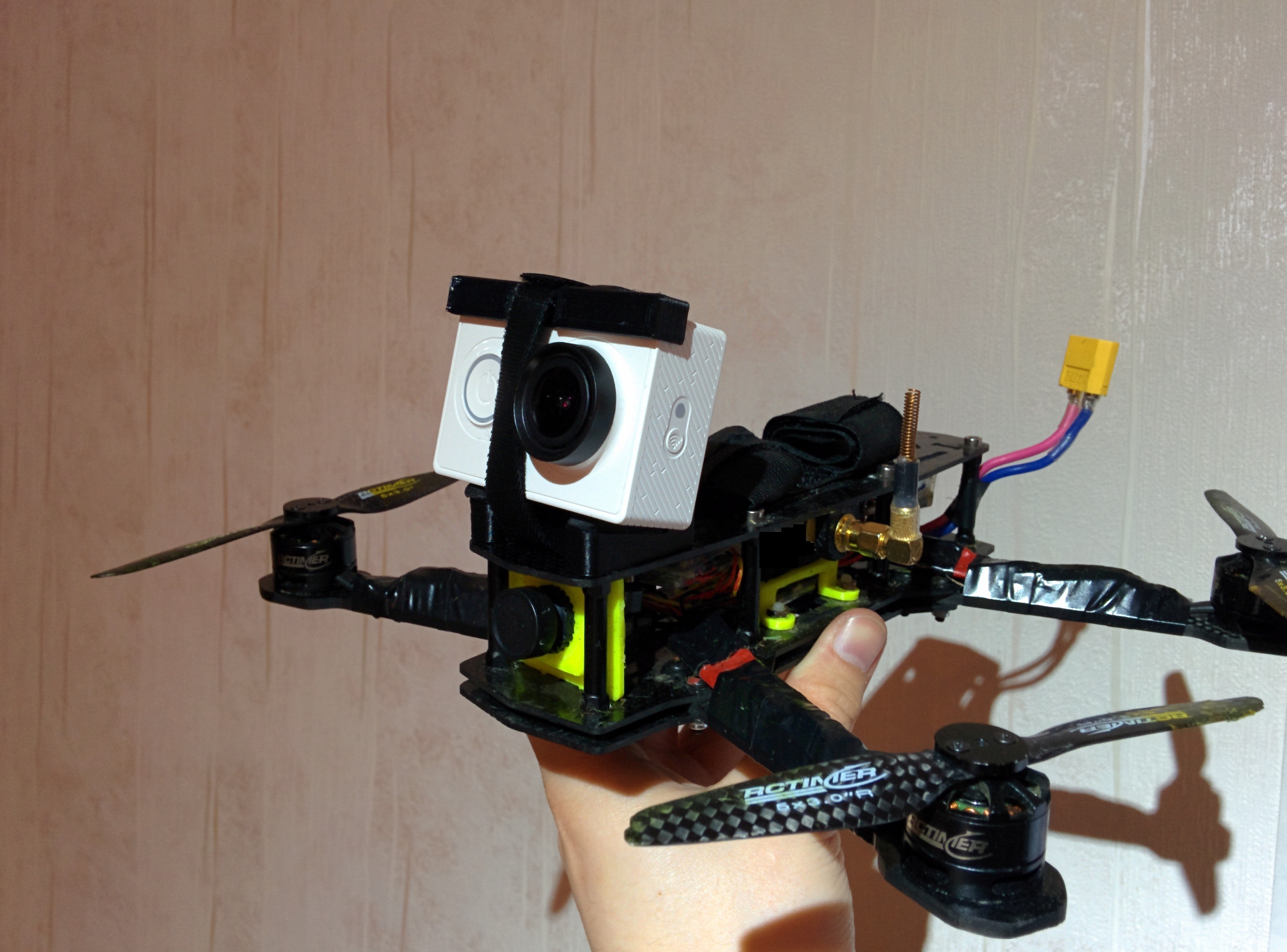 Xiaomi Yi ZMR250 dampened tilted mount