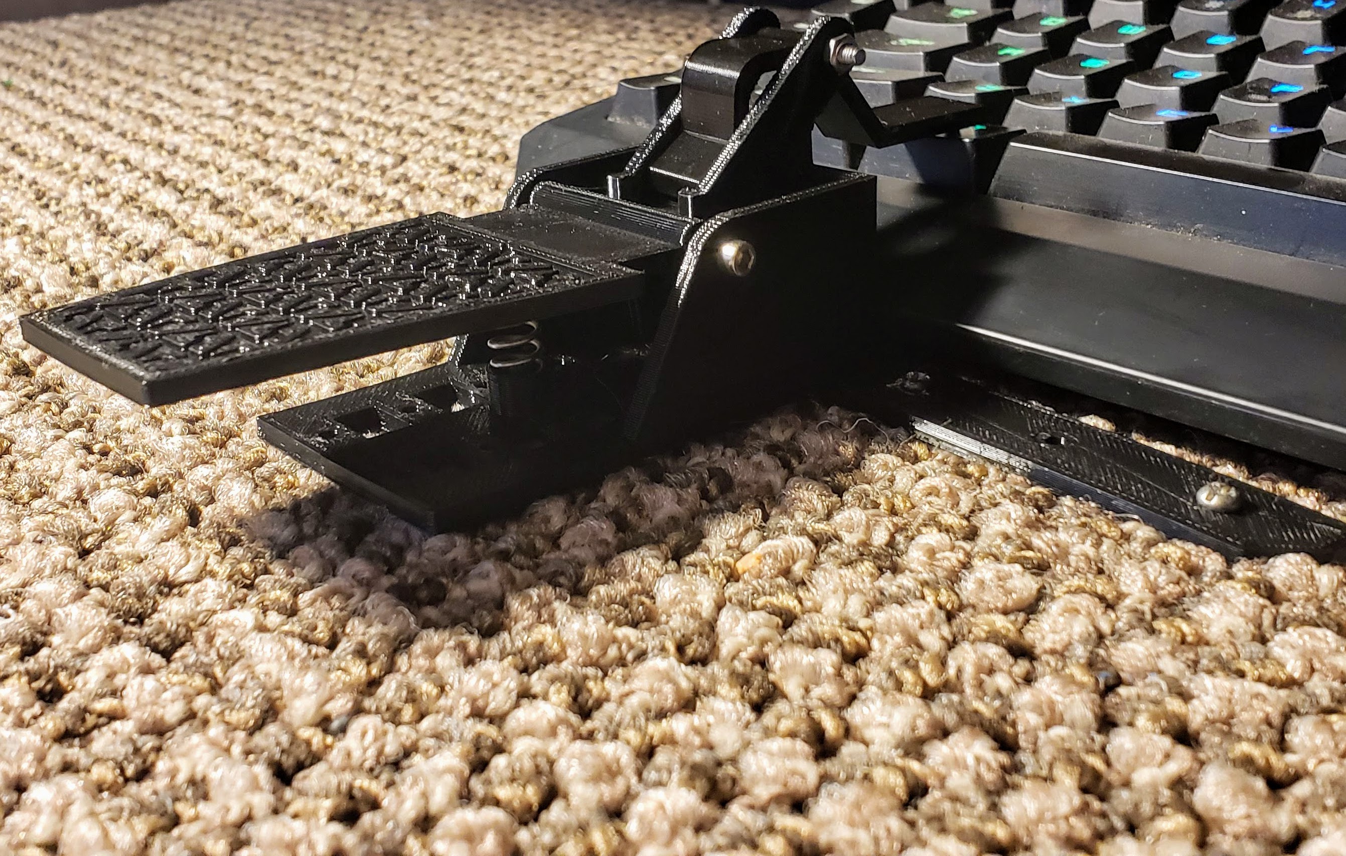 Keyboard foot pedal (bottom row)
