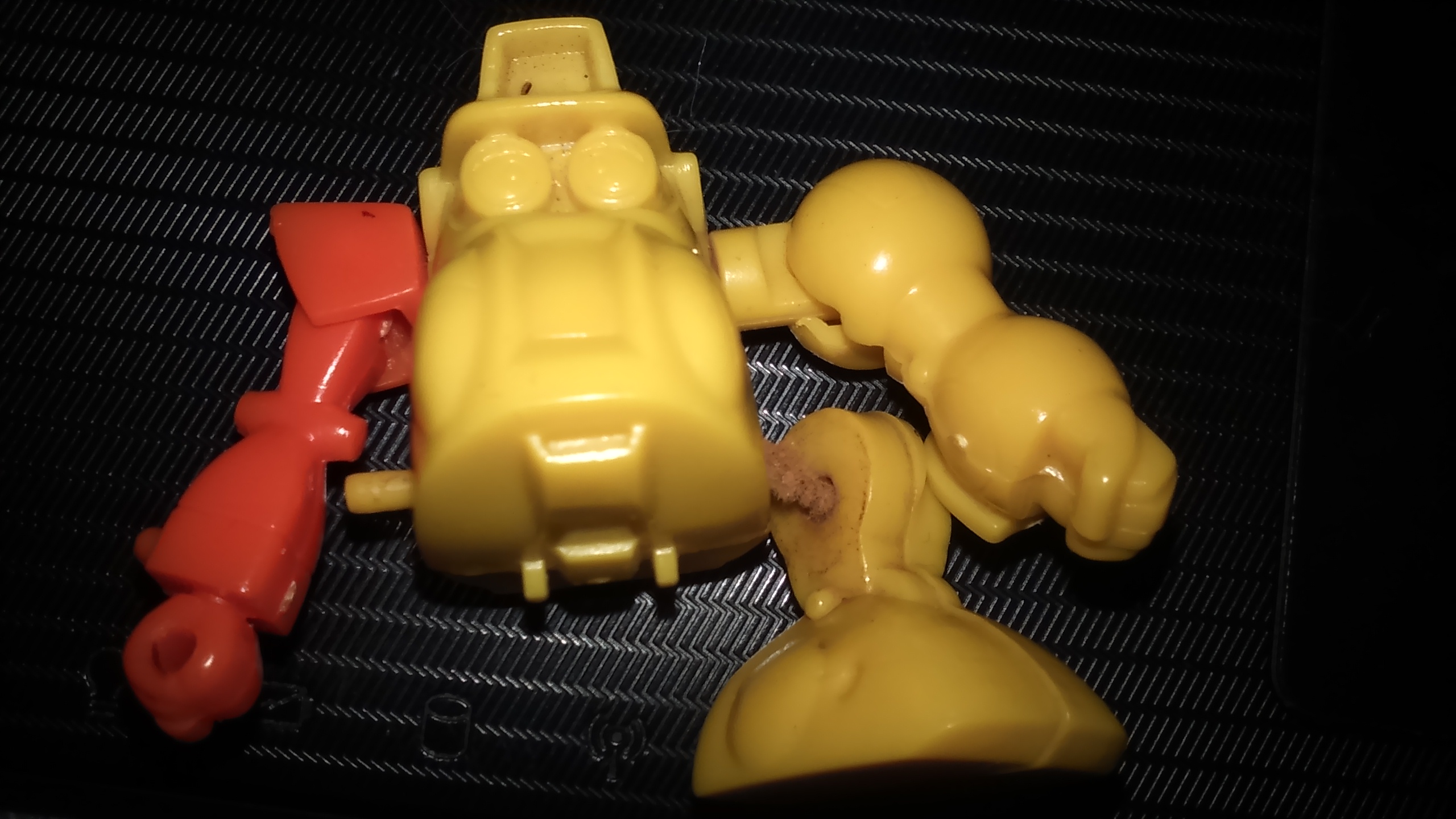 [WIP_Request] This 1980s gatchapon robot...