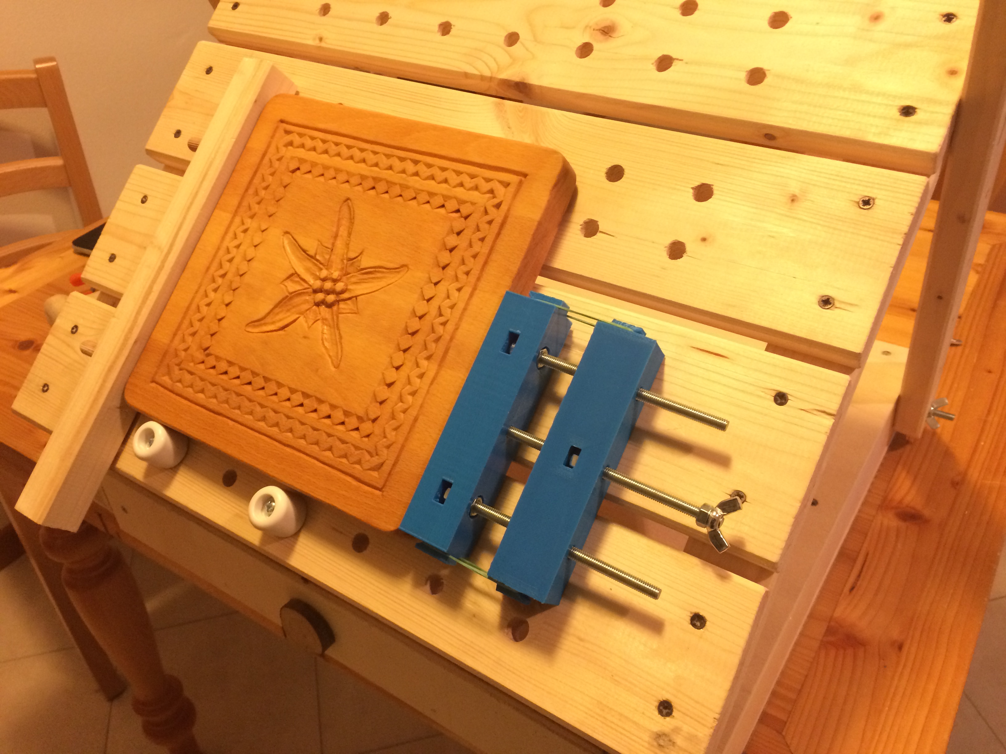Clamp for carving support