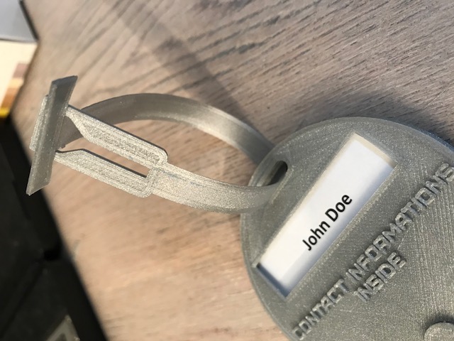 luggage tag etiquette valise