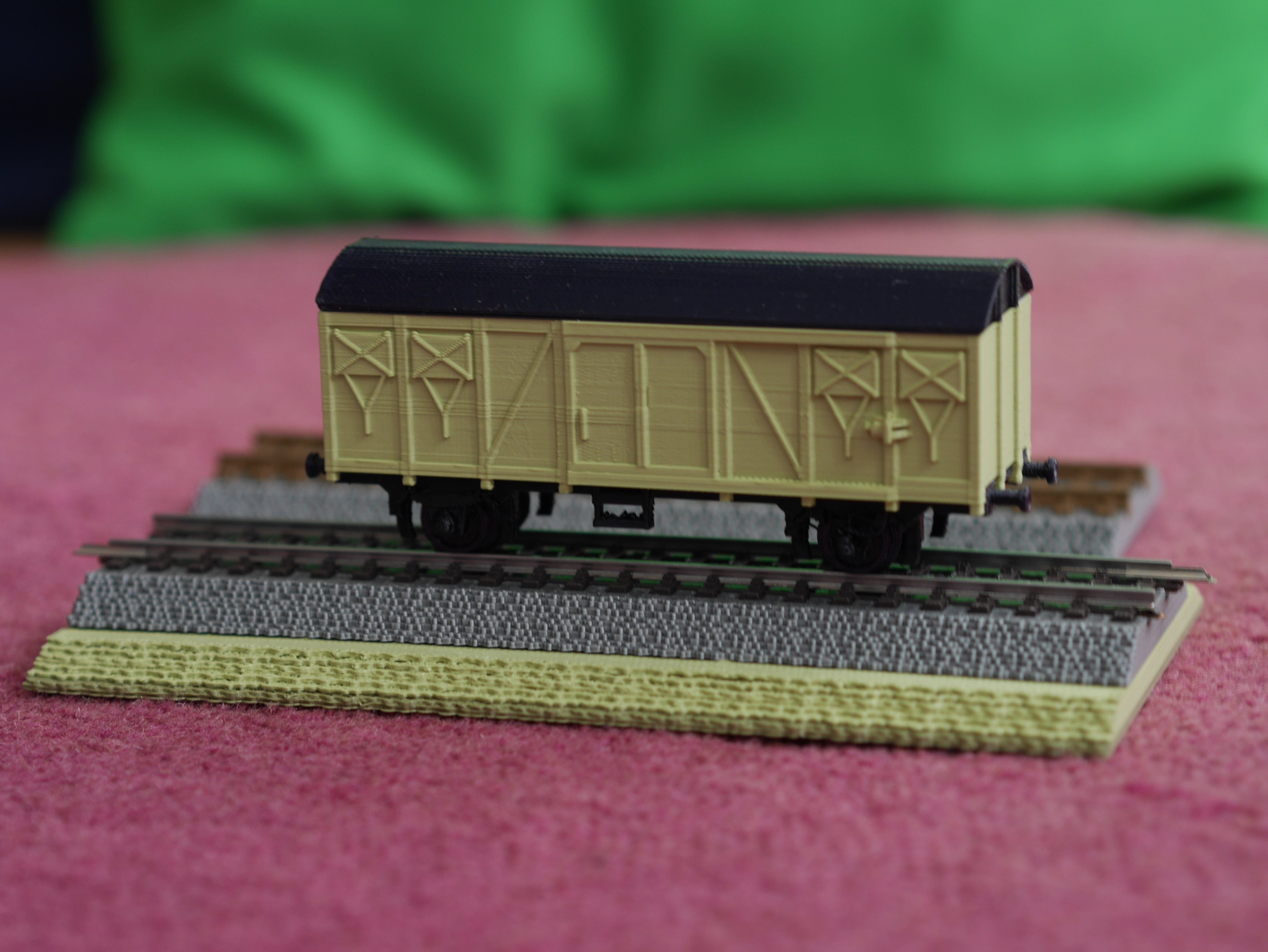 H0 _ 00 scale Code 100 track