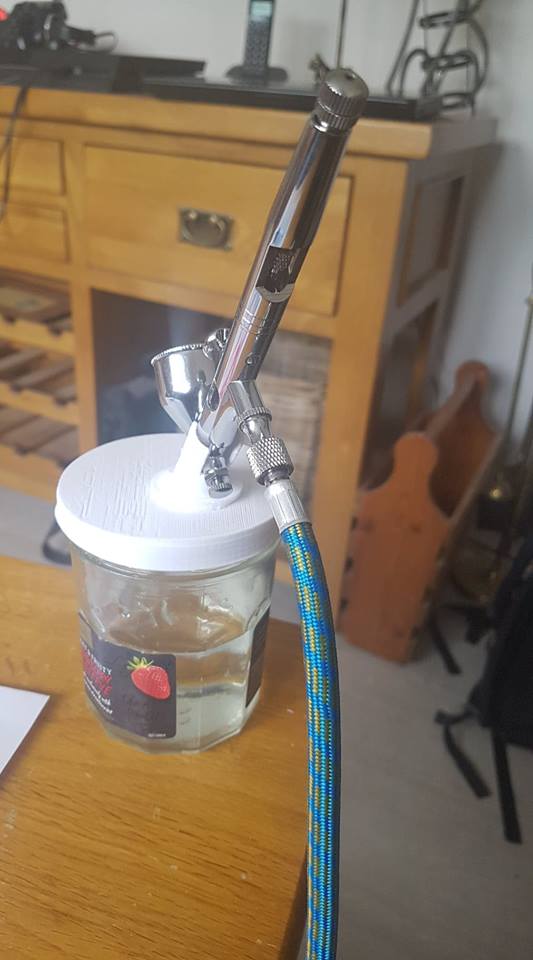Airbrush cleaning holder