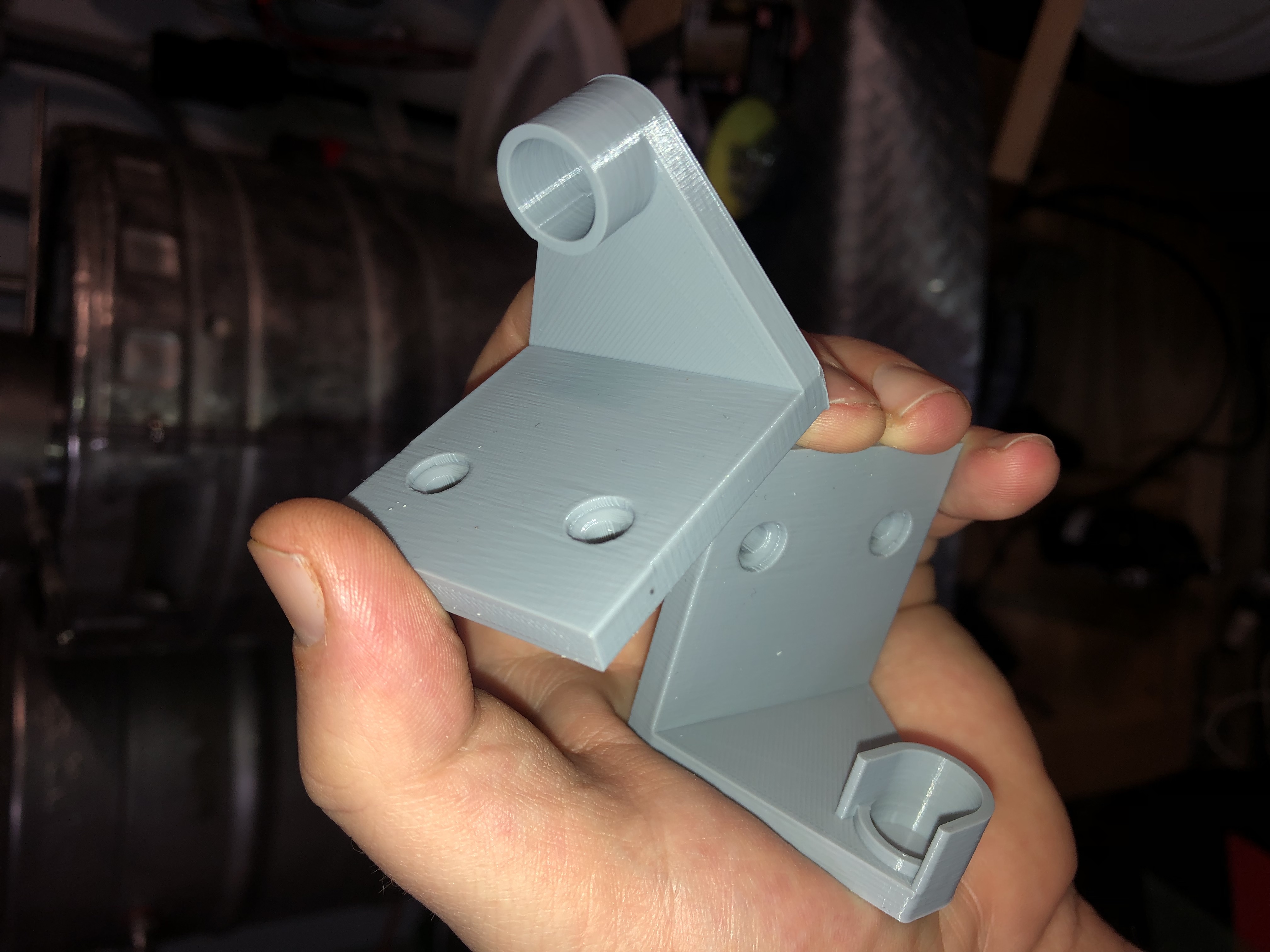 spray bottle hanger