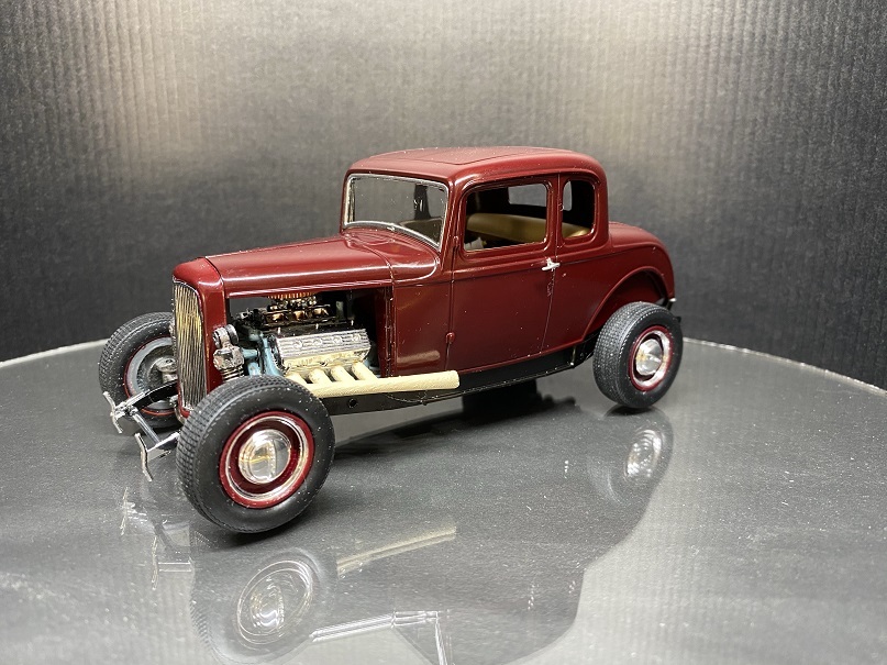 Maßstab 1_25 RC '32 Ford Coupé basierend auf einem Revell Kit