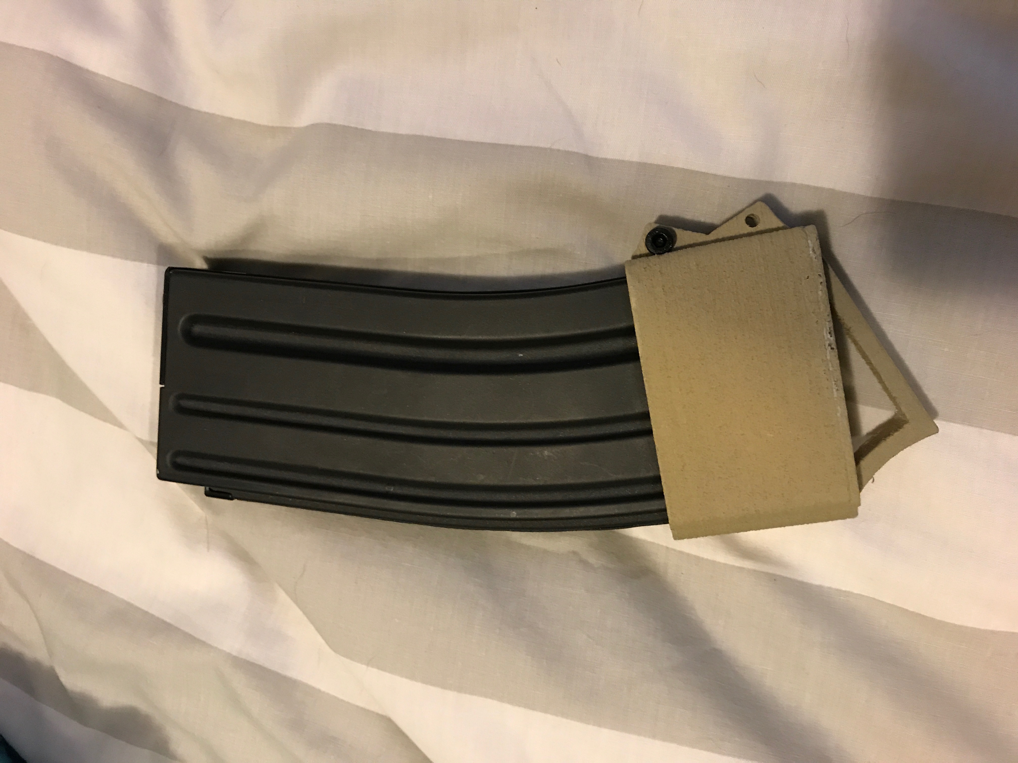 AR 15 MAG PULL PLATE _ CATCH