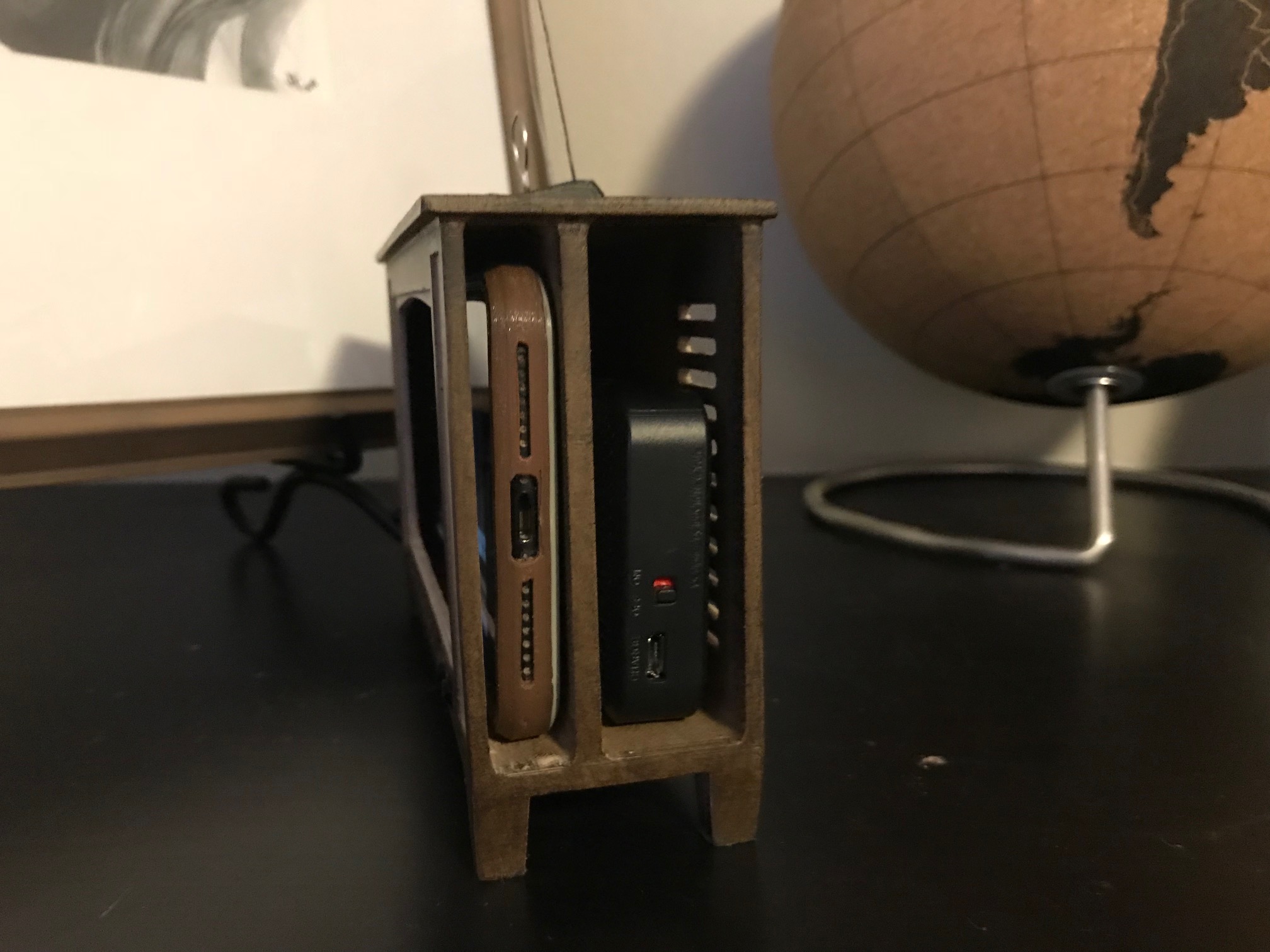 Iphone plus retro t.v.