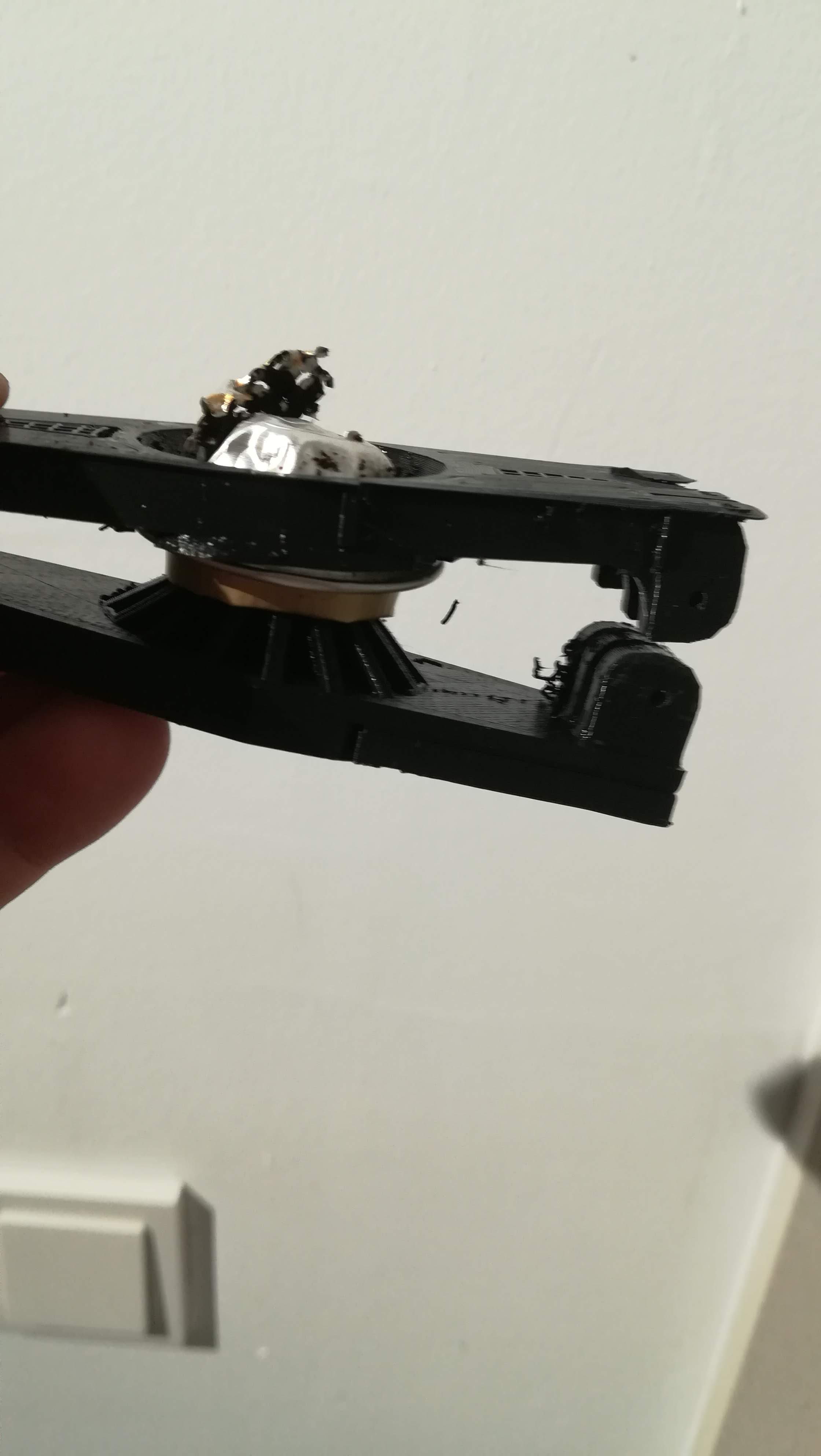 Coffee capsule breaker for easy recycling