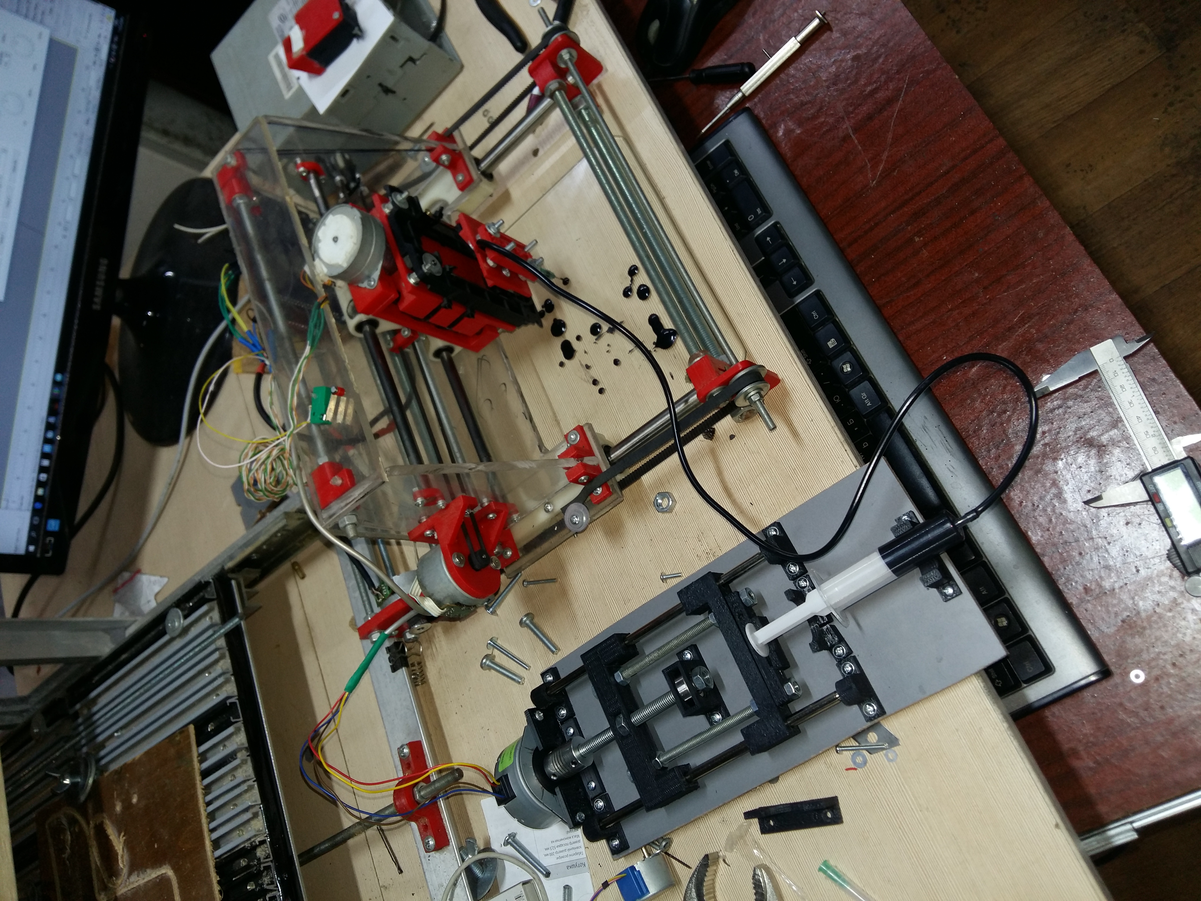 Червячный экструдер жидкостей для МИНИ ЧПУ _Worm extruder liquids for MINI CNC from a syringe.