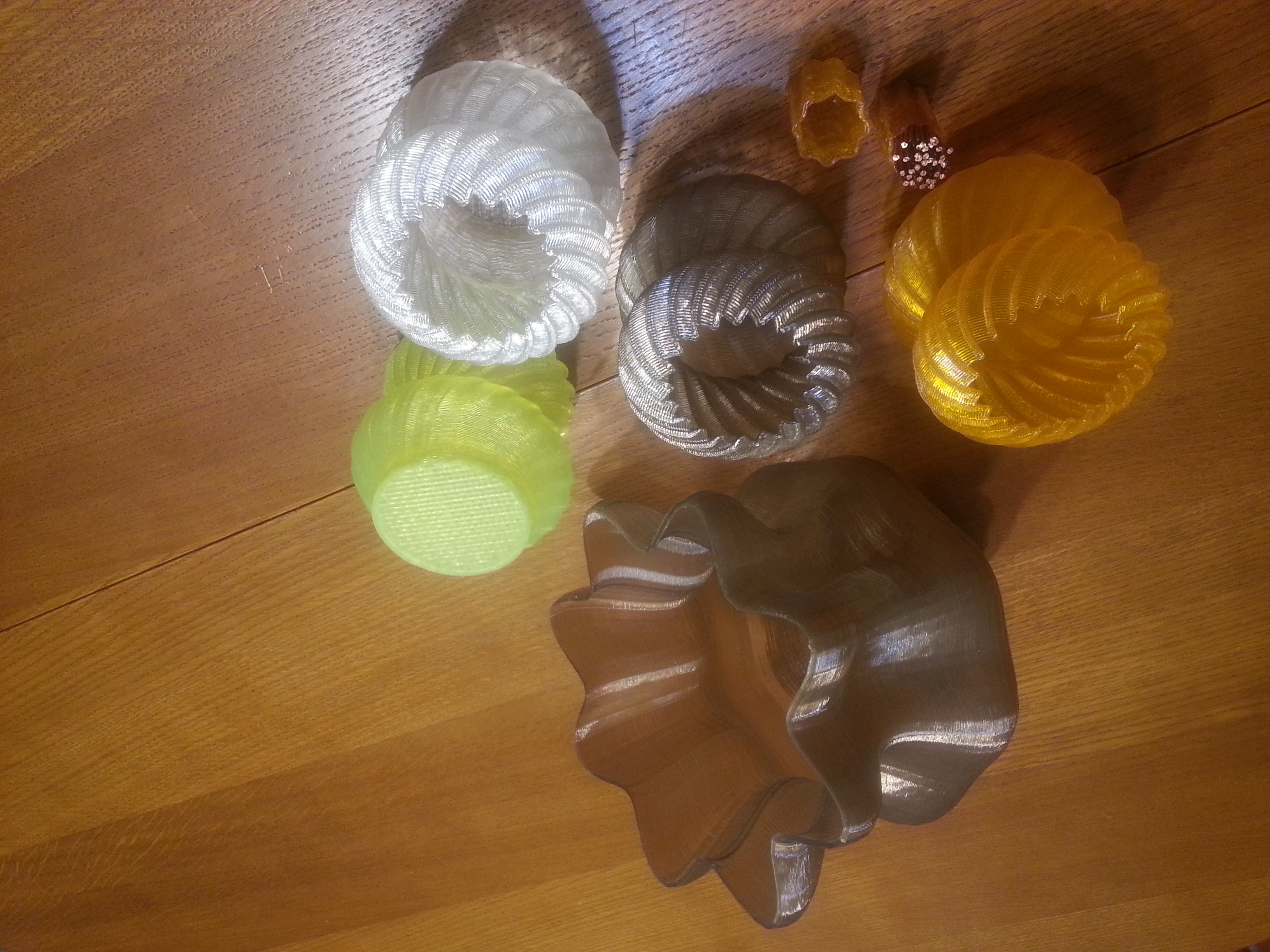 Parametric OpenJSCAD vase_shade_case script