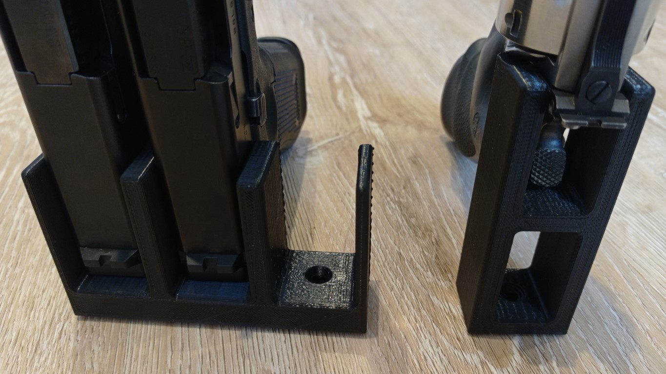 handguns stand