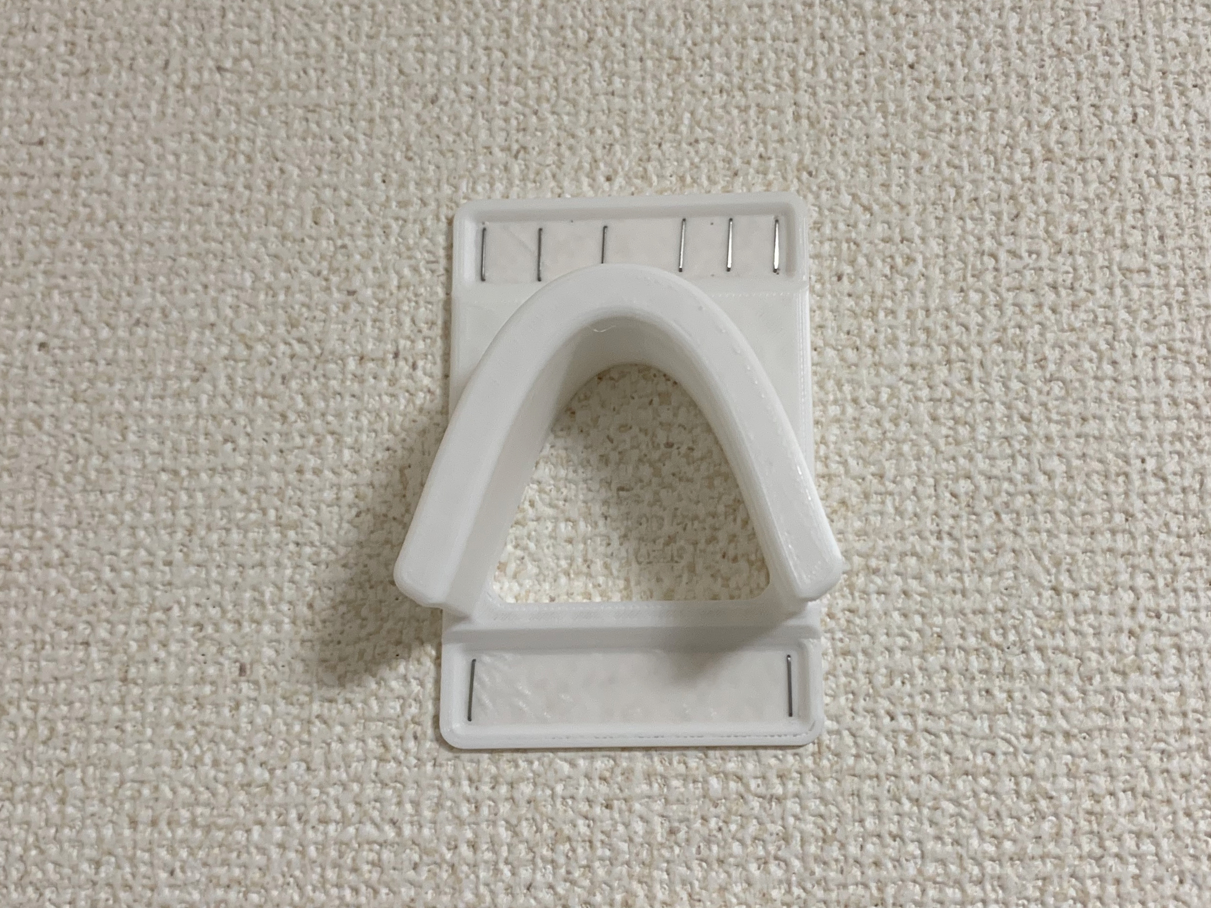 Oculus Quest Goggles Wall Mount with Stapler or Screws