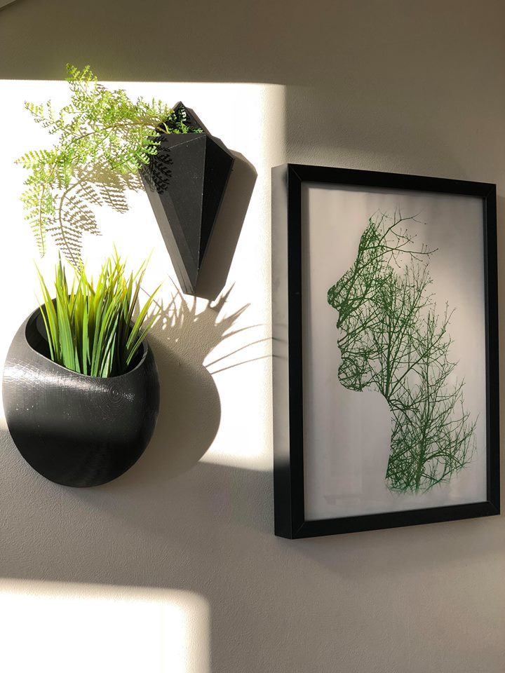 Wall mounted vase