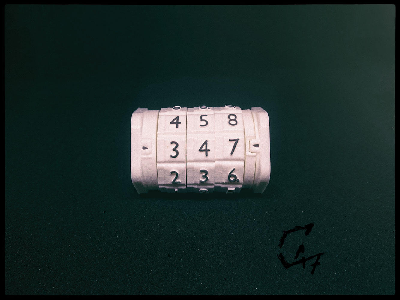 Stepper (clicking) Cryptex