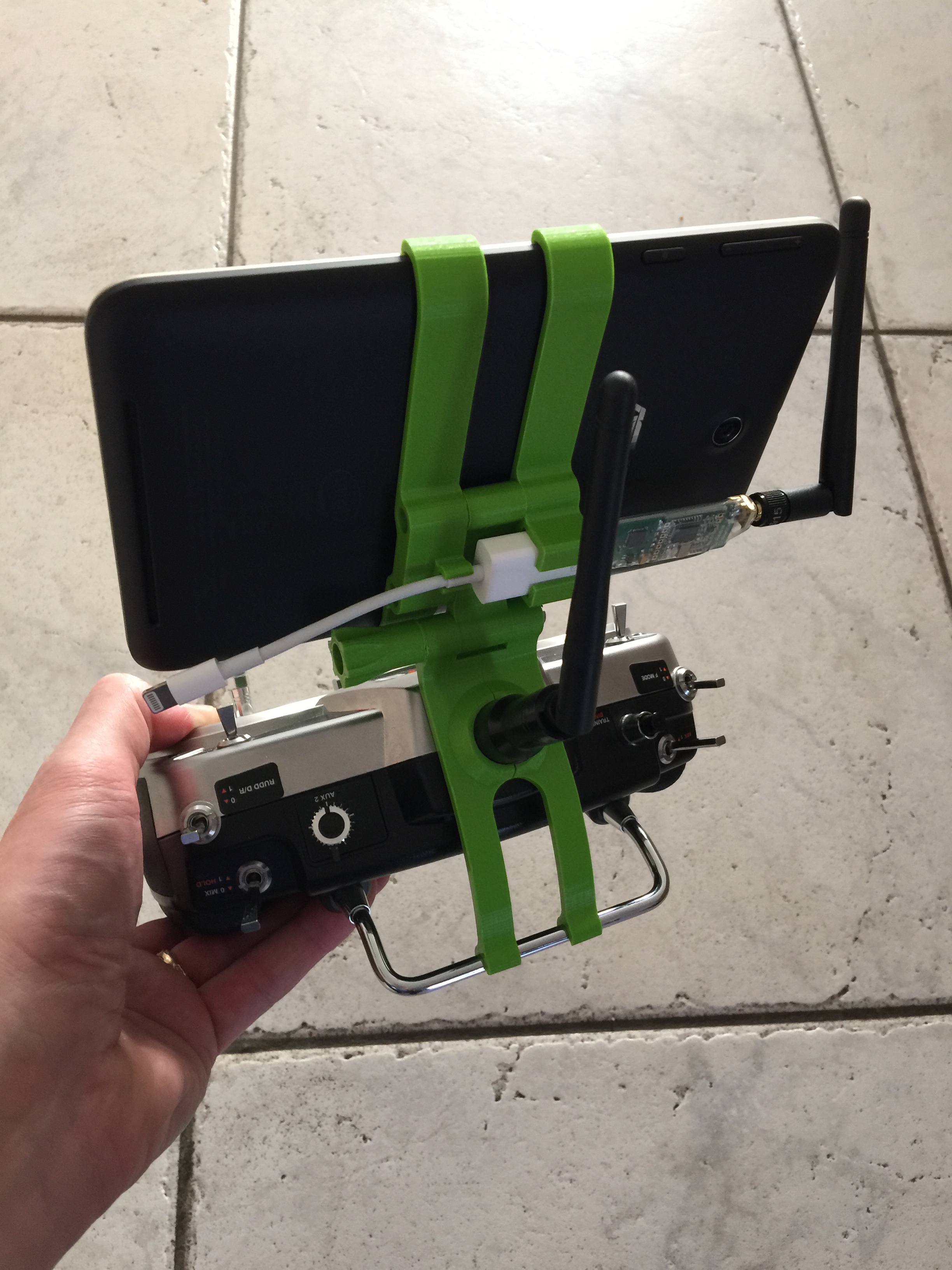 ASUS MeMo Pad 7 mount on Spektrum DX7s with 3DR radio