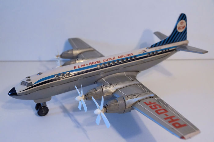 Nomura, Japan - Spanwijdte 42 cm